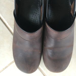 Women’s Dansko’s 39/8.5 Brown